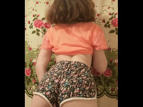 ❤️ سیکسی نوجوان بیب کیمرے پر اپنی شارٹس اتار رہی ہے۔ ❤❌ سیکس ️❤